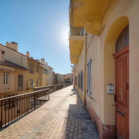 Apartment Upstays Port View 88M Apartment Suquet